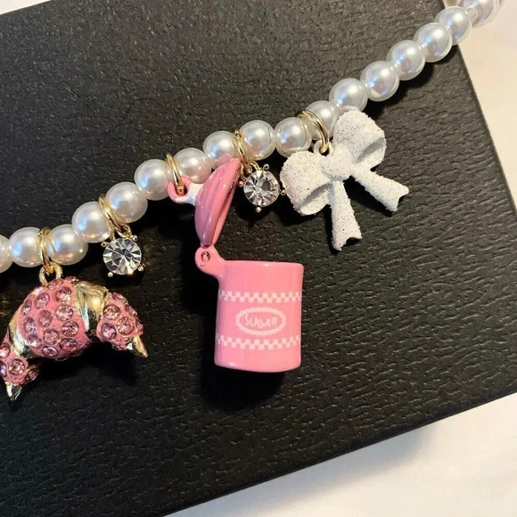 Betsey Johnson Baby Cakes Faux Pearl Rhinestone Baking Charm Necklace NIB - Picture 6 of 6